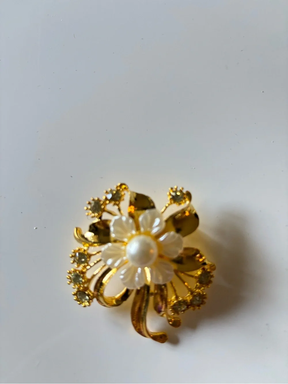 Lot of 5 Vintage Gold Tone Floral Brooches Rhinestone Faux Pearl Flower Pins